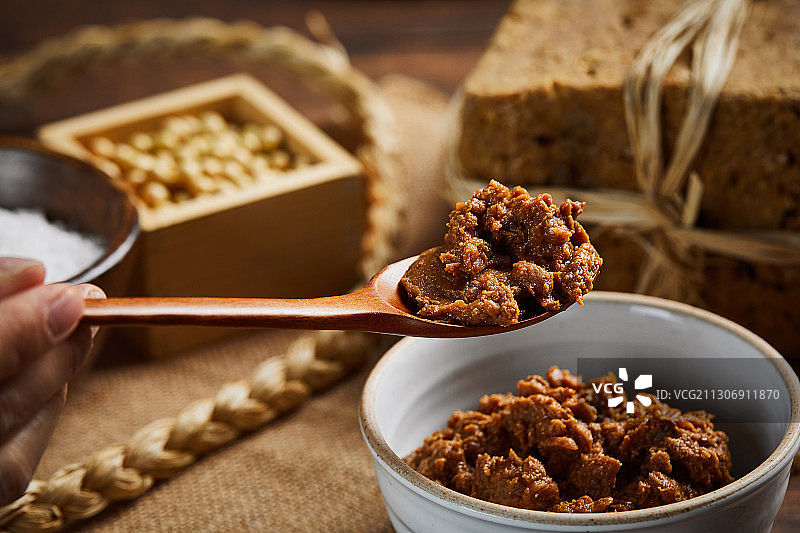 韩式大酱：韩国料理的传统发酵食品图片素材