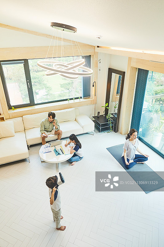 儿童室内网络课程教育图片素材