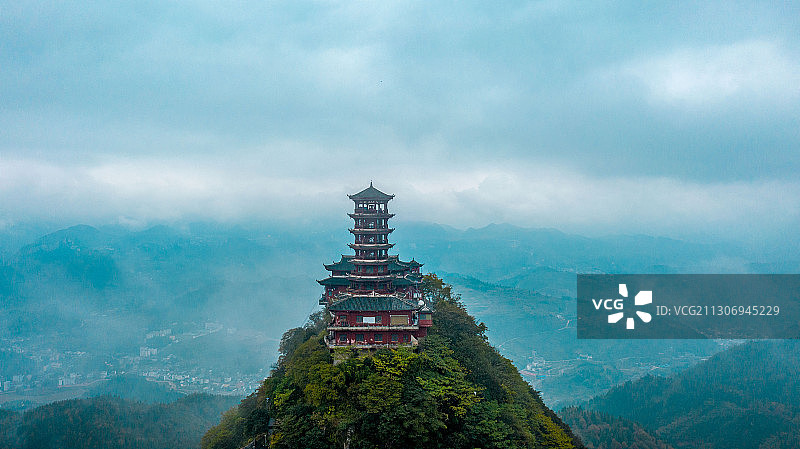 丹霞山护国寺 航拍 贵州省六盘水市盘县水塘镇 2020年11图片素材