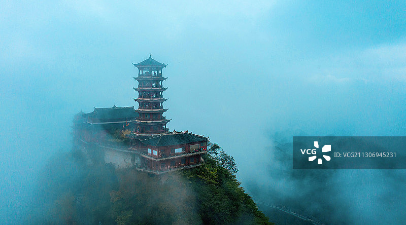 丹霞山护国寺 航拍 贵州省六盘水市盘县水塘镇 2020年11图片素材