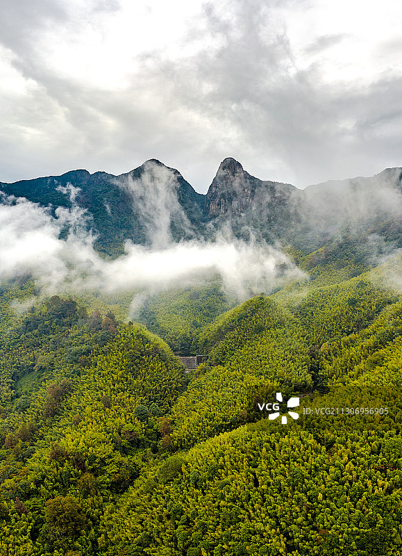 中国广东省广州市从化良口镇东升村鸡枕山图片素材