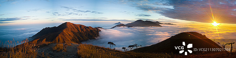 发云界日落全景图片素材