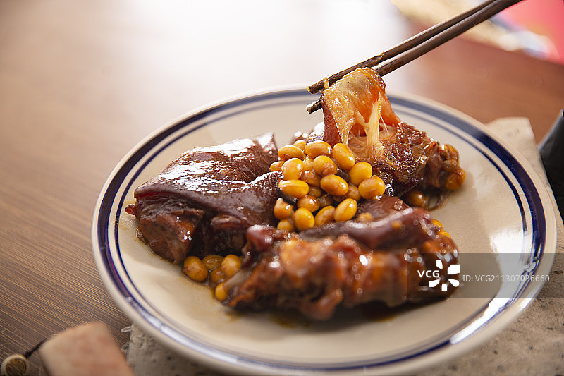 中华美食猪蹄黄豆静物图片素材