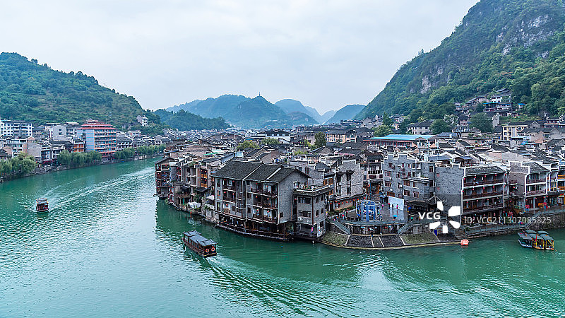 镇远古城舞阳河的游船图片素材