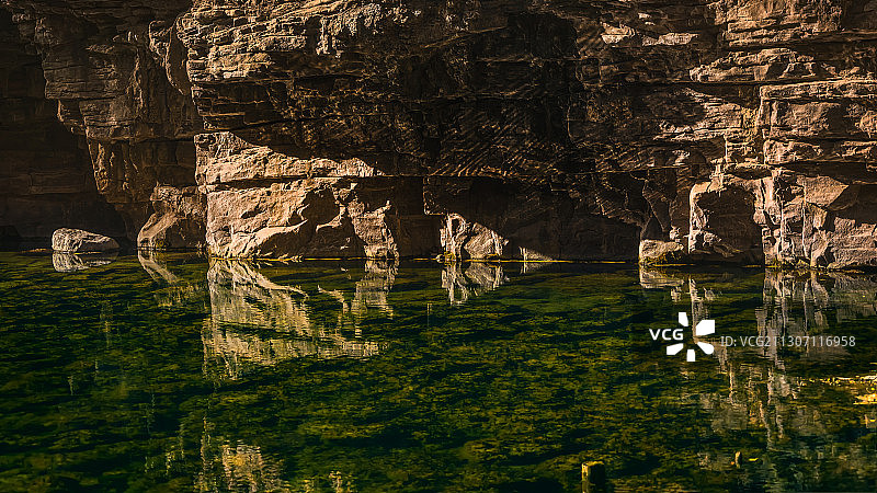 水波倒映图片素材