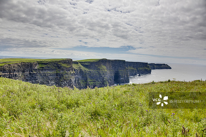 陆地对天空的风景图片素材