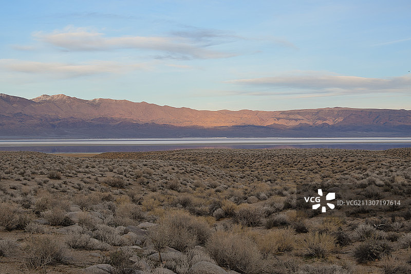 美国加利福尼亚州欧文斯湖的沙漠风光图片素材