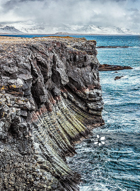 冰岛阿尔纳斯塔皮的壮丽海景图片素材