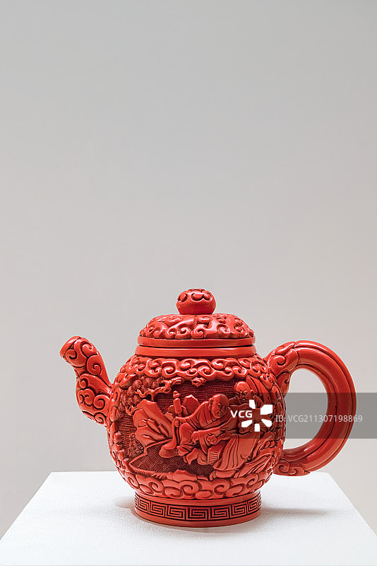 北京首都博物馆文物 雕漆壶图片素材