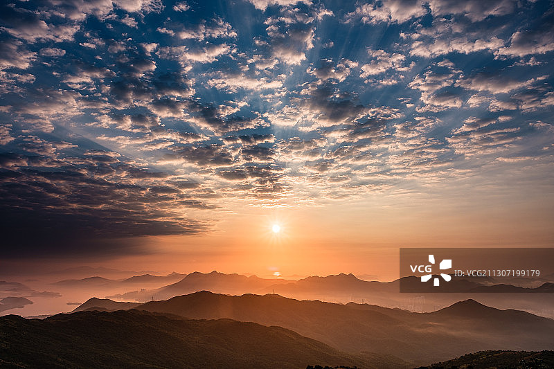香港大帽山日落时分的山景图片素材