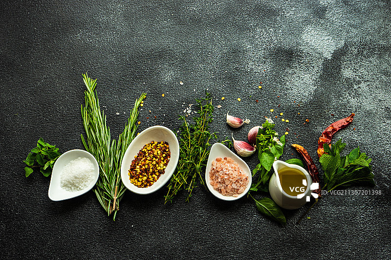 桌子上食材的俯视图图片素材