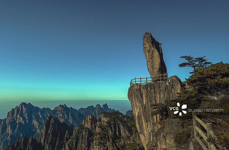 黄山飞来石图片素材