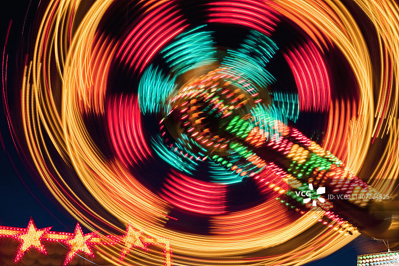 夜间游乐园游乐设施图片素材