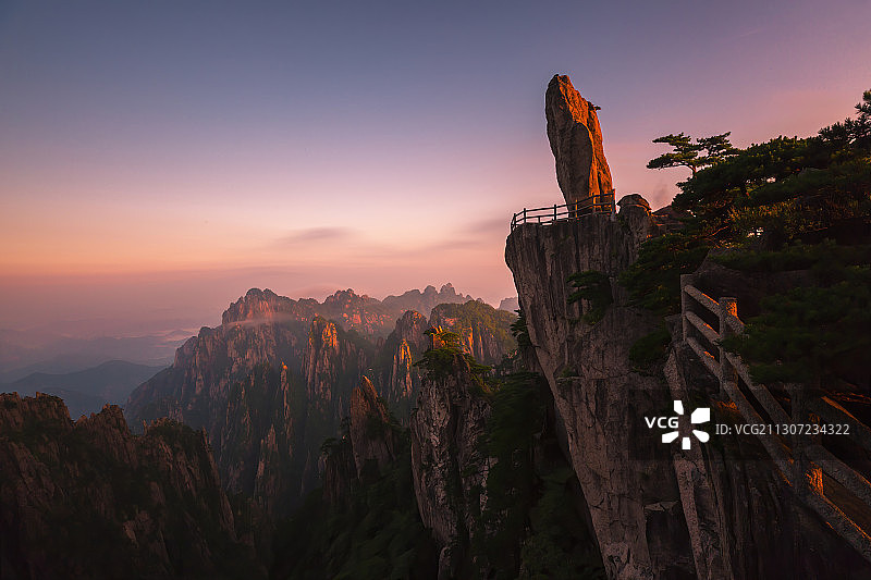 黄山飞来石图片素材