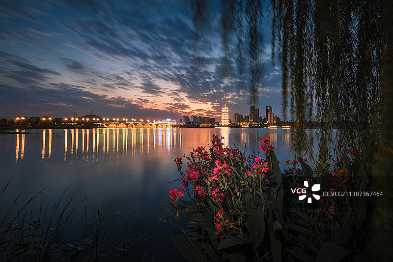 岱湖龙辰塔晚色图片素材