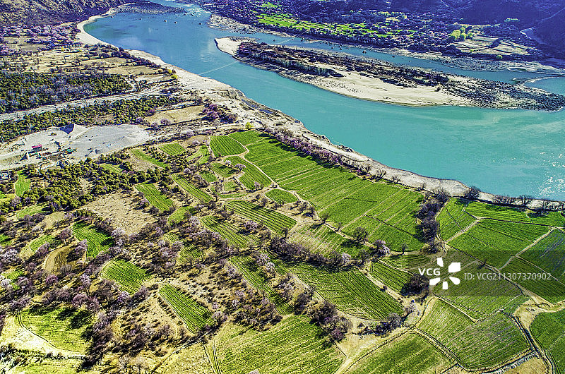 雅鲁藏布江大峡谷图片素材