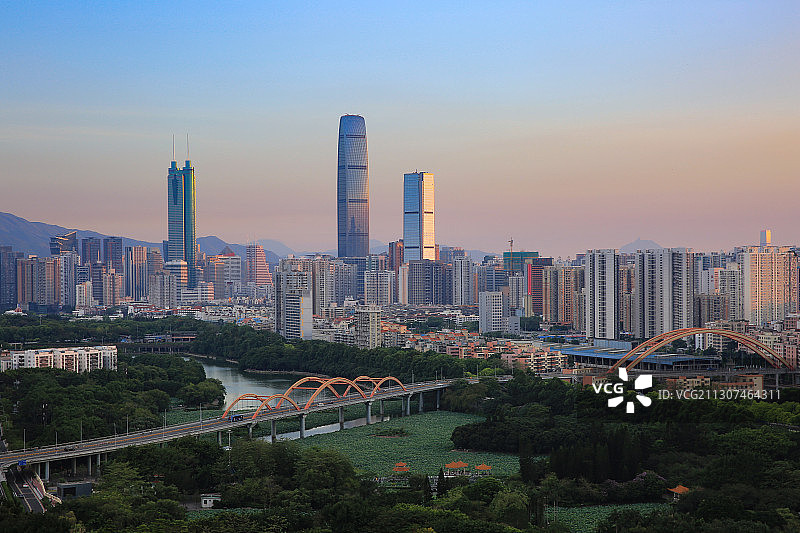 中国深圳罗湖区绿色都市洪湖公园图片素材