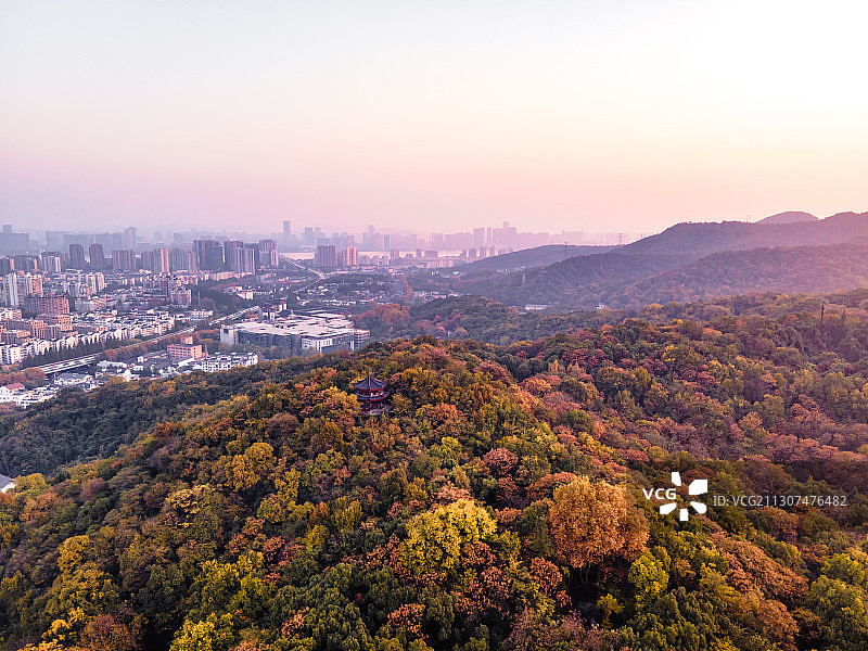 秋天的吴山景区城隍阁图片素材