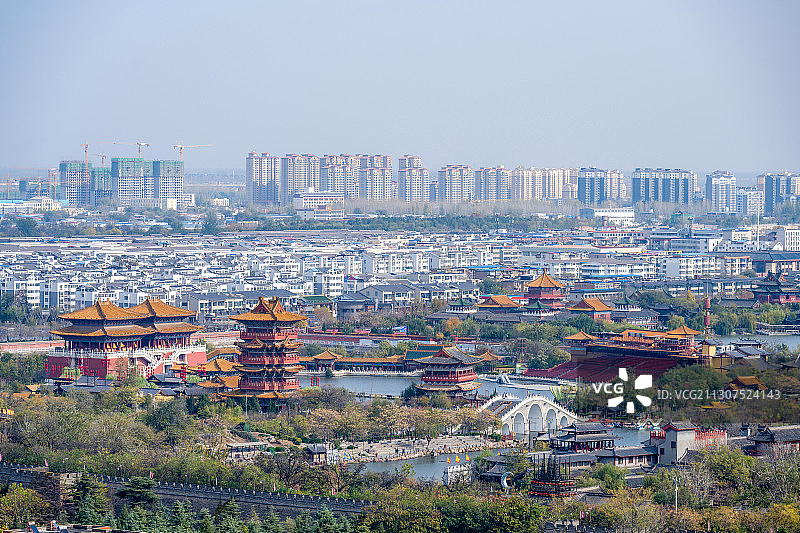 俯拍中国河南开封清明上河园景区图片素材