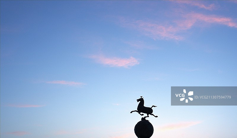 马踏飞燕图片素材