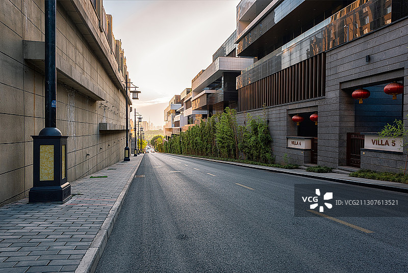 曲江池边，w酒店前，日落大道图片素材