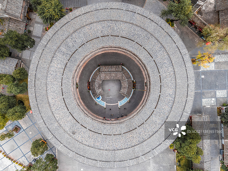 四川成都著名旅游景点龙泉洛带博客小镇秋天航拍图片素材