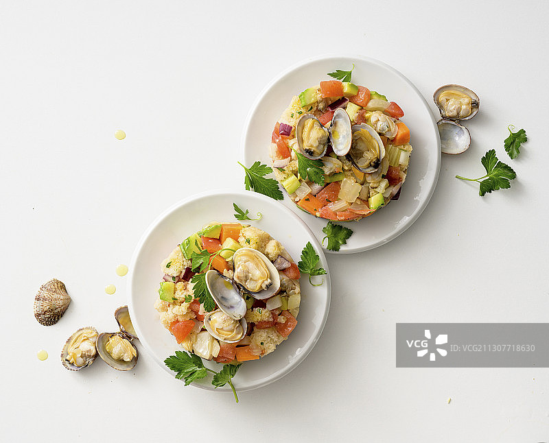 暖蛤蜊面包沙拉图片素材