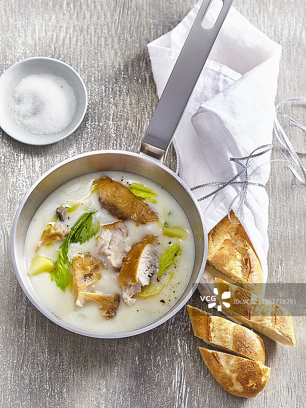 奶油鲢鱼汤图片素材