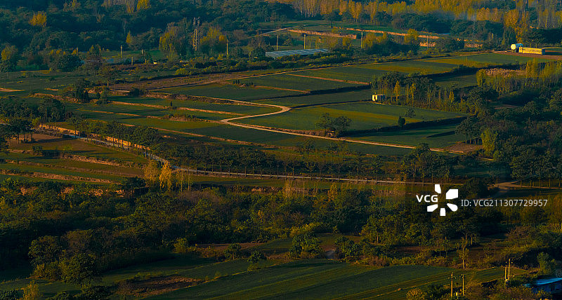 河南省荥阳市南部丘陵地区的初冬图片素材