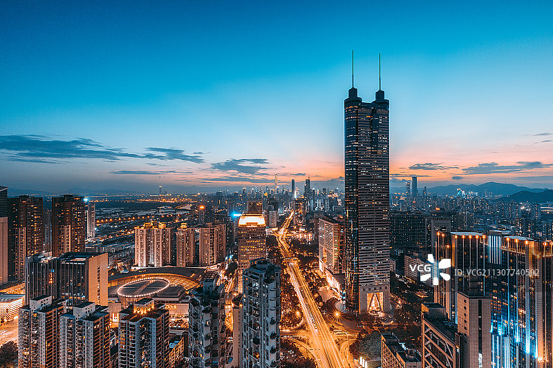 中国深圳市地王大厦罗湖中心区夜色图片素材