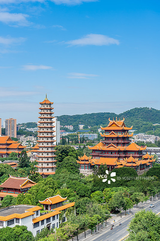 中国福建福州西禅寺报恩塔和五百罗汉堂风光图片素材