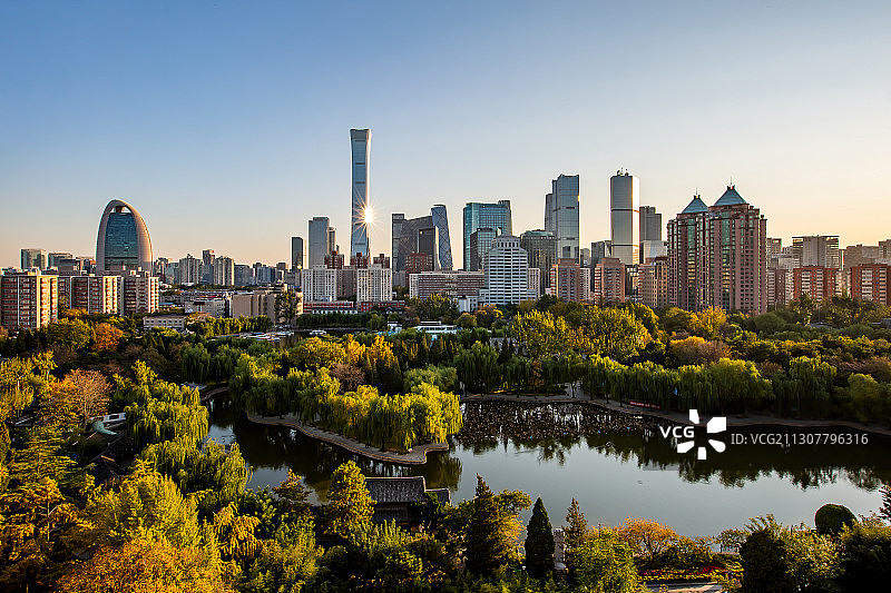 团结湖公园秋色图片素材