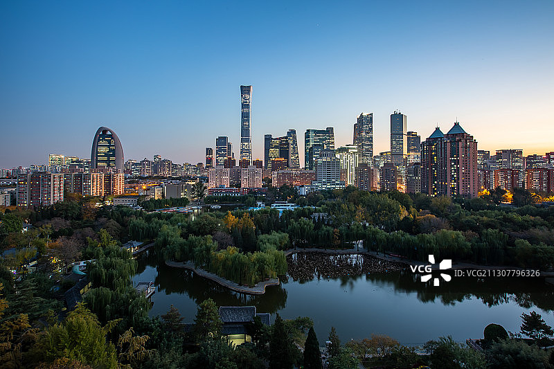 团结湖公园秋色图片素材