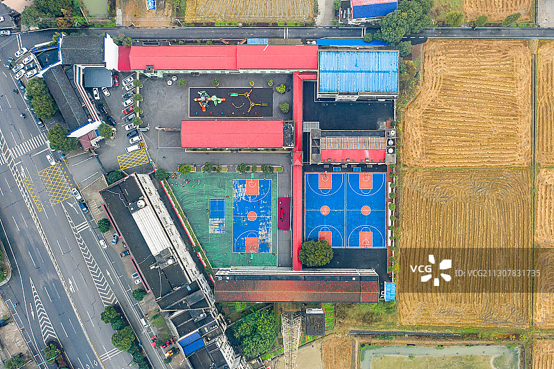 航拍农村小学图片素材
