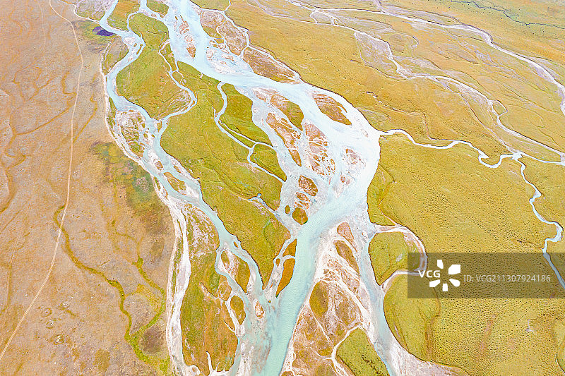 独库公路巴音布鲁克段开都河图片素材