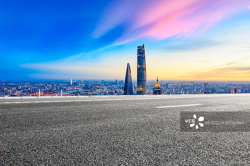 上海陆家嘴和城市道路背景图片素材