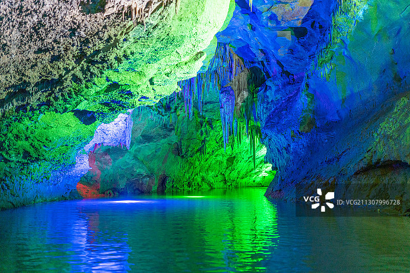 本溪水洞旅游，千年钟乳石图片素材