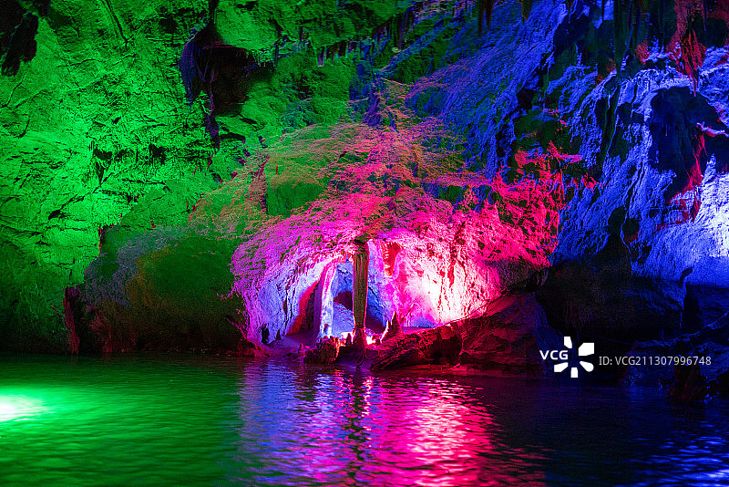 本溪水洞旅游，千年钟乳石图片素材