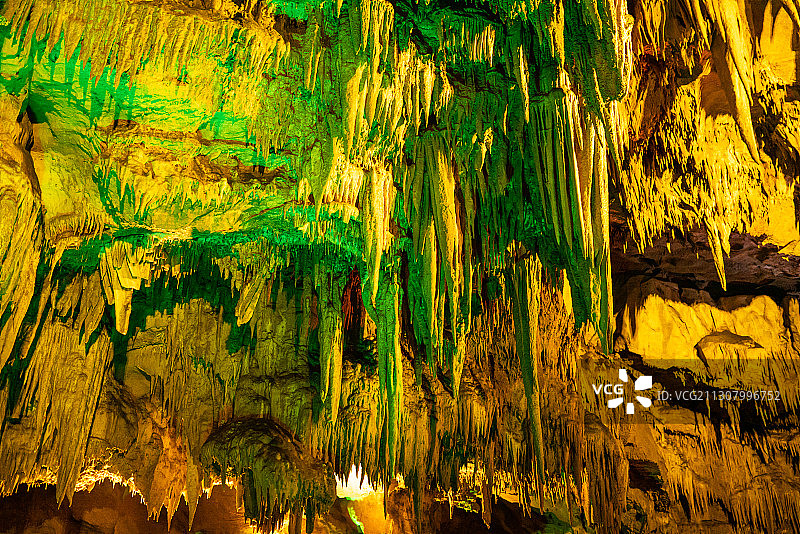 本溪水洞旅游，千年钟乳石图片素材