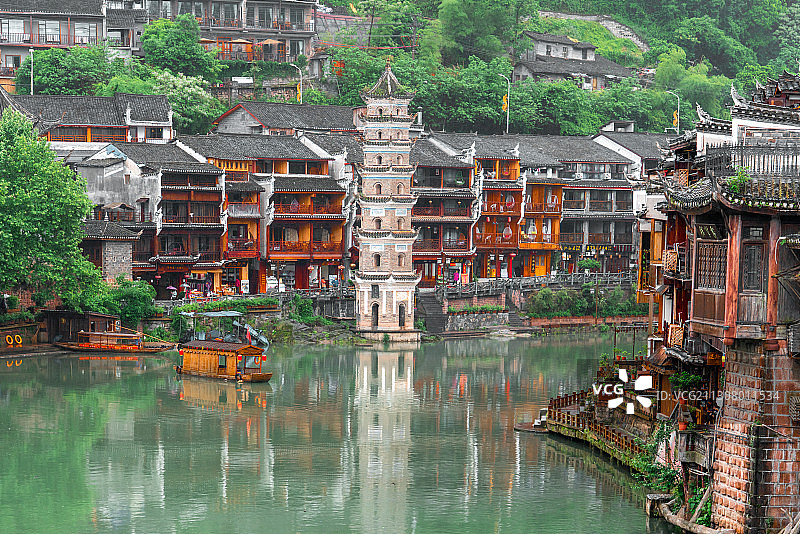 湖南湘西凤凰古城旅游，古镇，边城，水墨画，沱江，牌楼，中国古图片素材