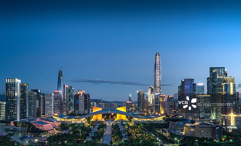 深圳夜景CBD莲花山图片素材