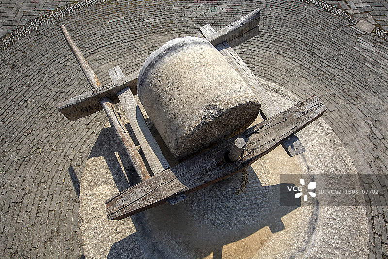 作坊石磨盘石滚图片素材