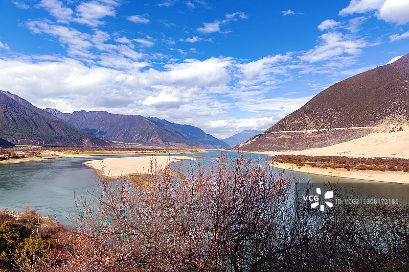 雅鲁藏布江大峡谷图片素材