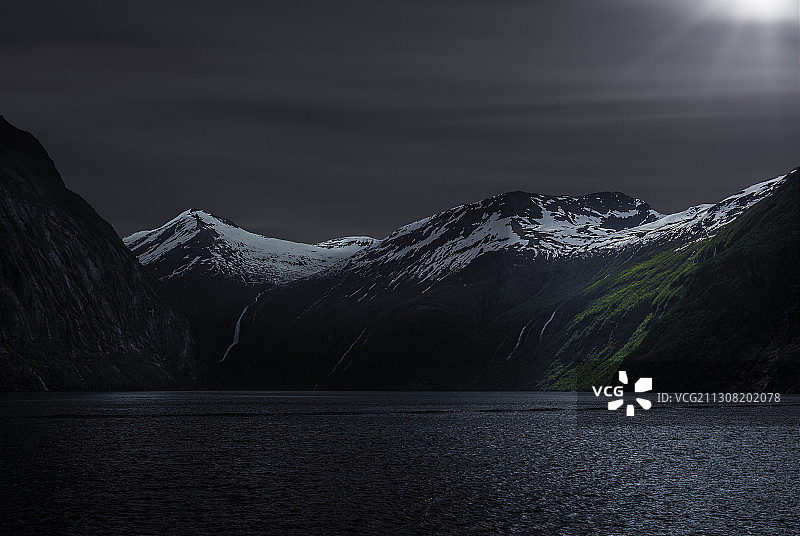 挪威盖朗厄尔雪山壮丽景色图片素材