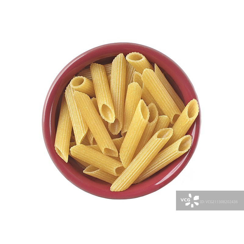 碗中意大利面特写，白色背景，德国图片素材