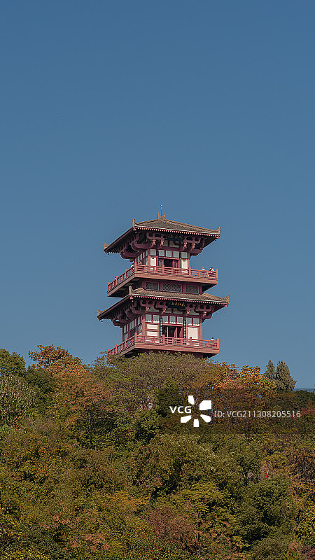 矗立在鄂州西山风景区的武昌楼仿古建筑特写图片素材