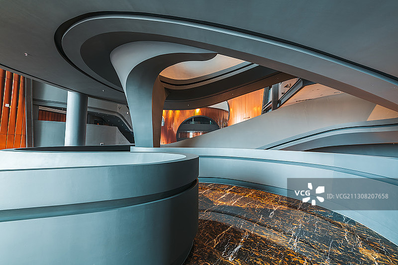 河南郑州地标建筑郑州大剧院建筑内部楼梯过道场景图片素材