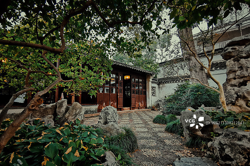 江苏省苏州市姑苏区古典园林怡园坡仙琴馆图片素材