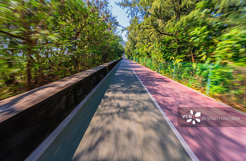 邻海速度模糊感道路图片素材