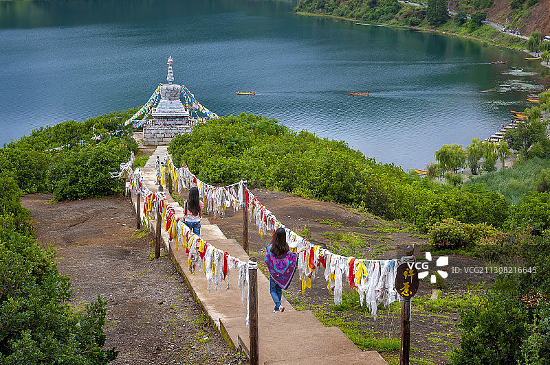云南四川交界—泸沽湖—祈福图片素材